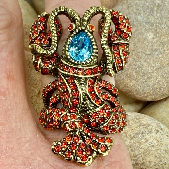 Authentic Heidi Daus “Lobster Tales” Crystal Lobster Ring – Size 8 Swarovski EUC - Picture 16 of 17
